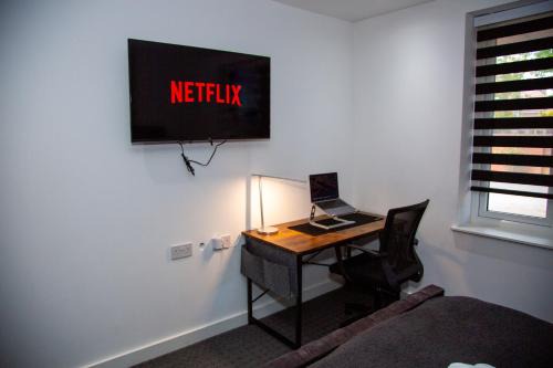 Uxbridge North Apartment | 2 Bedroom serviced Apartment Uxbridge Free Parking