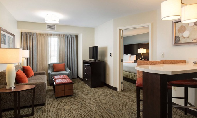 Reno/Tahoe Airport Condo | 2 Bedroom Suite | Complimentary Breakfast + Shared Pool & Hot Tub! Great for Business Travelers