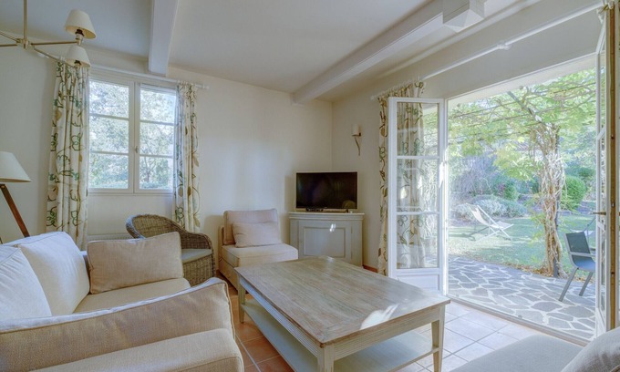 La Motte House | 2-BEDROOM TOWNHOUSE WITH GARDEN (N°427)