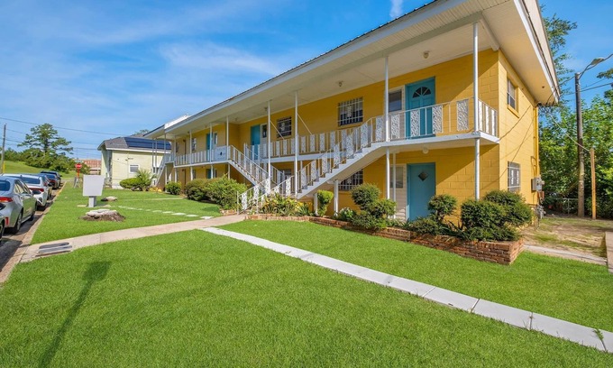 Tallahassee Apartment | 2 Bedroom unit near FAMU & FSU