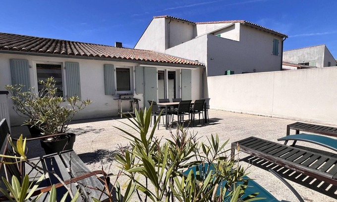 Saint-Martin-de-Re Apartment | 2 Bedrooms Apartment In Saint-Martin-De-Ré