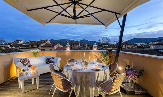Lucca Historical Center Apartment | 2 Bedrooms Apartment with Terrace and Amazing Views