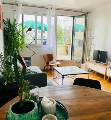 Quartier de Becon Apartment | 2 BEDROOMS & TERRACE with BBQ COURBEVOIE PARIS
