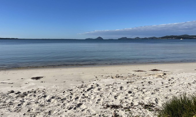 Soldiers Point Apartment | 2 Bedrooms w/Pool+Beach within metres of your door