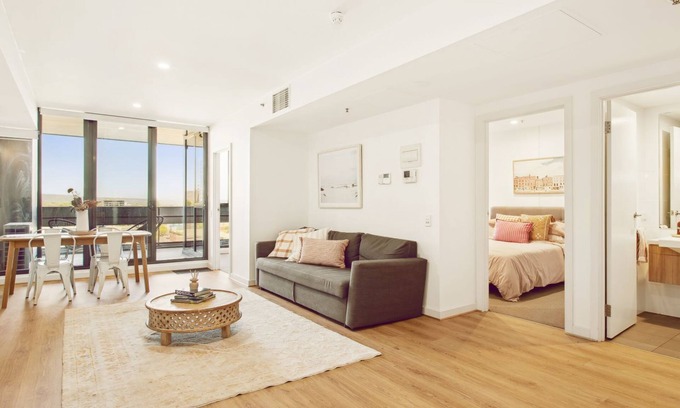 Adelaide Central Business District Apartment | 2 BR Apartment with car parking on Grote Street
