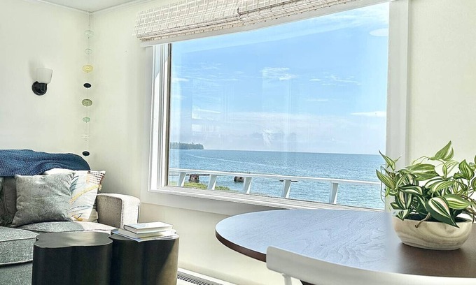 Bernard House | 2 BR Beachfront Home + Large Deck [Harbor Hideout]