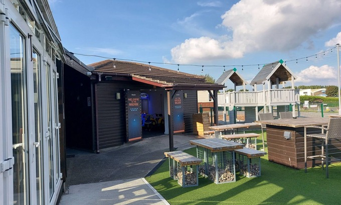 Burnham-on-Sea House | 2 Brightholme 6 Berth With Decking & Enclosed Gard