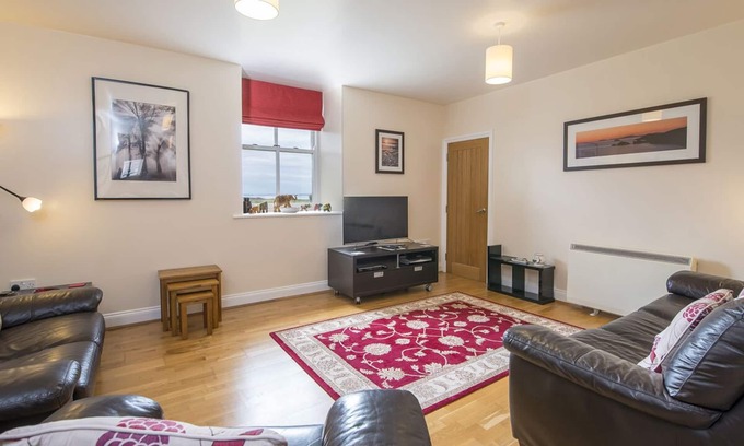 Solva House | 2 Coastal View, Holiday Home Llanunwas, Solva, Sleeps 2, 1 bedrooms, bathrooms