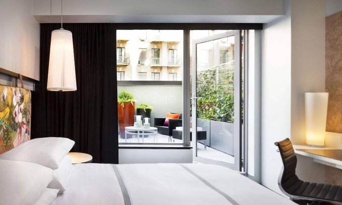 Union Square Hotel | 2 Connecting Suites at a 4⭐️ Hotel
