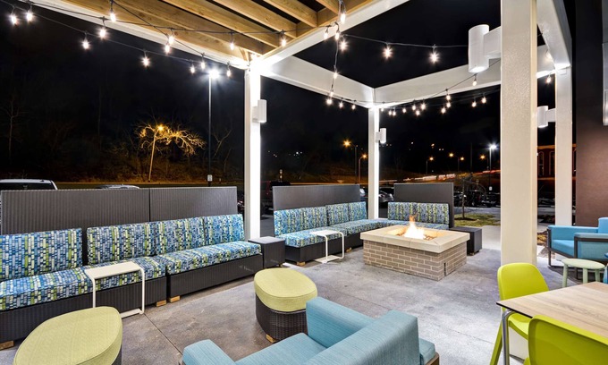 Rosedale Apartment | 2 Connecting Suites at a Hotel