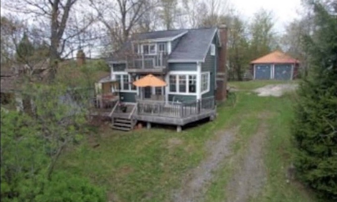 Bracebridge Cottage | 2 Cozy Cottages on Bowyers Beach Road