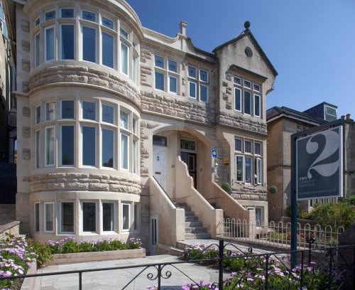 Upper Town House | 2 Crescent Gardens Guest House