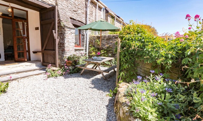 Burgh Island Cottage | 2 EASTON BARN, pet friendly, with a garden in Bigbury
