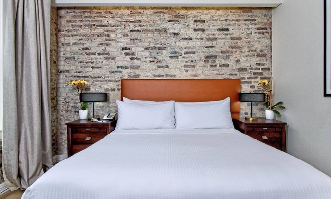 South Beach Hotel | 2 Elegant Units with City View Near the Embarcadero with European Charm