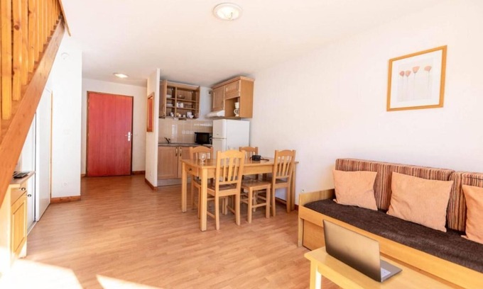 Les Bottieres House | 2 Group & Family-Sized Units with Kitchenettes | Pet-Friendly | Steps to Slopes