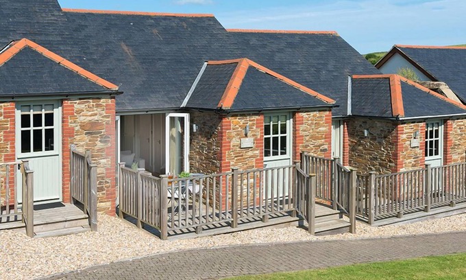 Bugford Cottage | 2 KEEPER'S COTTAGE, HILLFIELD VILLAGE in Dartmouth