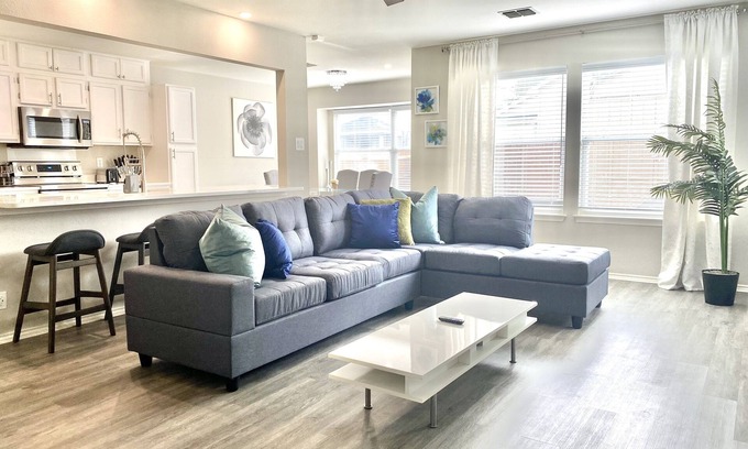 Wetmore House | ✨ 2 King Beds - Modern Comfort for 8 Guests ✨