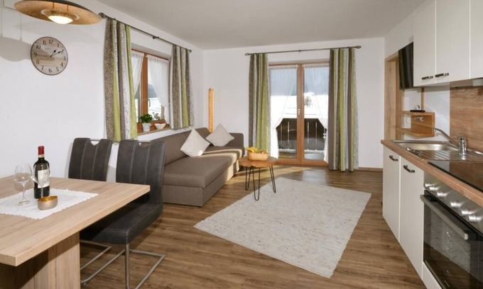 Reit im Winkl Apartment | (2) Komfortable Ferienwohnung 39 m² mit großem Balkon und Panoramabergblick
