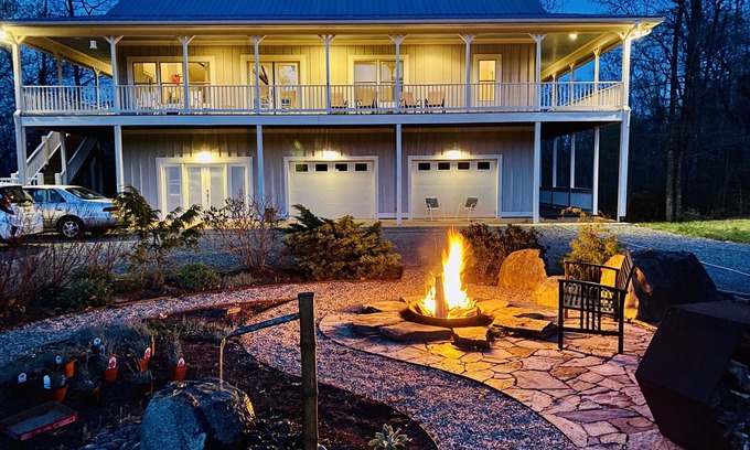 Afton House | 2-Level Modern Home on 25 Wooded Acres with Amazing Mountain Views