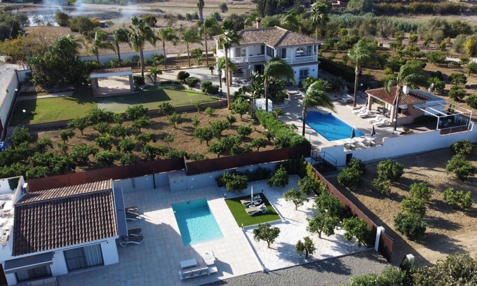 Alhaurin el Grande Villa | 2 luxury adjoining villas with 2 pools, in 2 acres of countryside (7BR, 7BA)