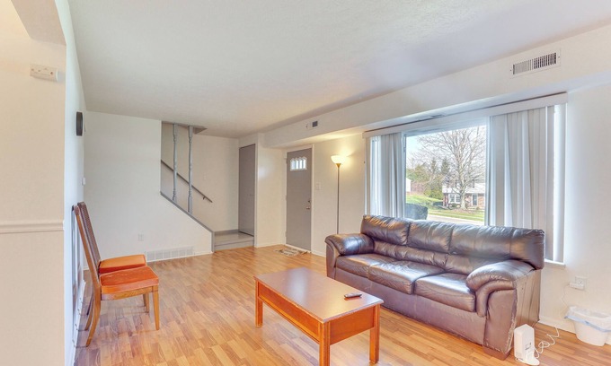 Stow House | 2 Mi to Bow Wow Beach: Townhome w/Pool Access!