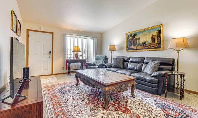 Manitowoc House | 2 Mi to Lake Michigan: Cozy Duplex w/Private Yard