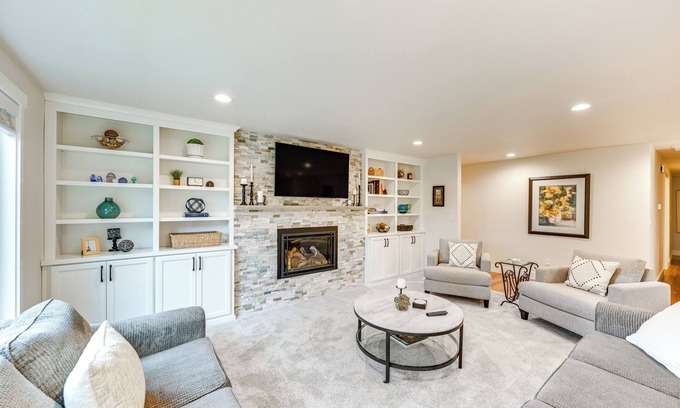 Puyallup House | 2 Mi to State Fair: Puyallup Home w/Private Yard!