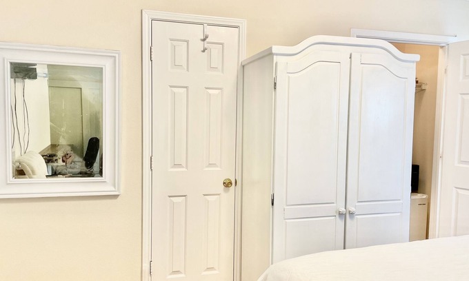 Indian Bayou Apartment | 2 min to the beach