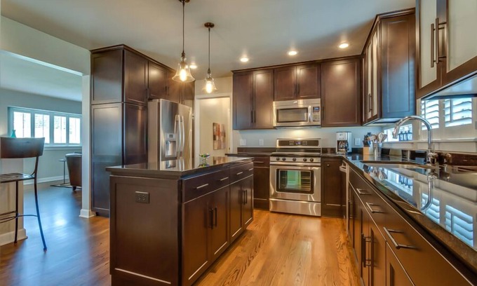 Harters Heights House | 2 Minute Walk to ND Campus and Eddy St. Commons!