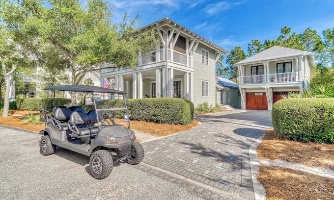 Watercolor House | 2 Minutes to Camp WaterColor. Carriage House has Full Kitchen and Living Room