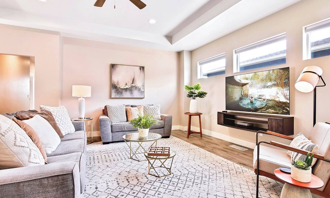 Meridian House | 2 New Modern Homes Sleep 12-16 in Central Meridian Near Shops Dining Parks & Fun