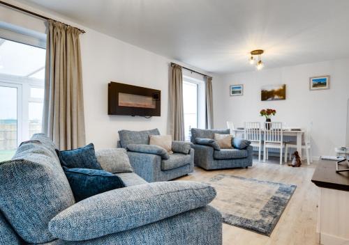 Amble House | 2 North Bank