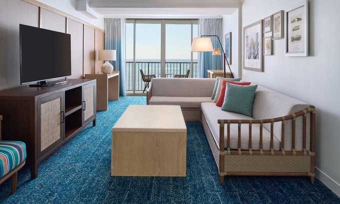 Waikiki Resort | 2 Oceanfront Accommodations at OUTRIGGER Waikiki Beach Resort! W/Outdoor Pool!