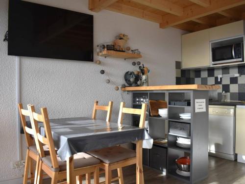 Font-Romeu-Odeillo-Via Apartment | 2 Pièces cabine, balcon sud, parking, proche centre-ville à Font-Romeu - FR-1-580-11