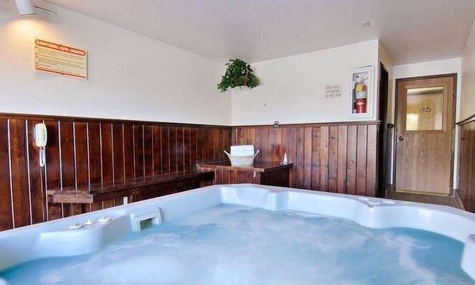Ponderay House | 2 Queen Beds with Living Room at FairBridge Inn & Suites Sandpoint