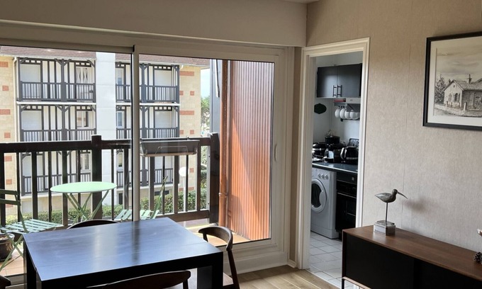 Cabourg Apartment | 2-room apartment with balcony, elevator, equipped kitchen - Cabourg