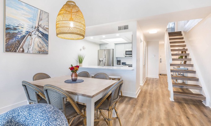 Captiva Apartment | 2 Spacious Villas, Free Parking, Beach and Pool