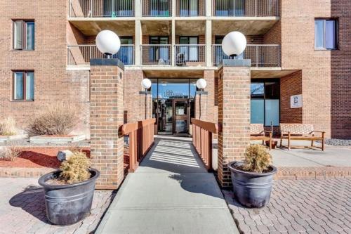 Dalhousie Apartment | 2-Storey Condo in The Fortress with Pool, Gym, WiFi, Parking