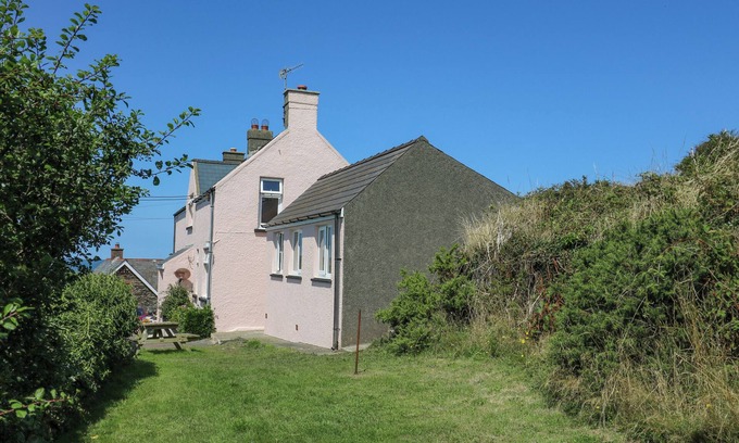 Porthgain Cottage | 2 Sunny Hill