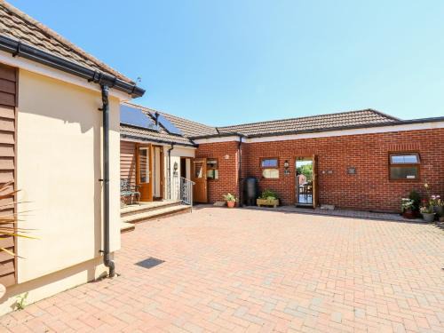 Ryde House | 2 The Stables