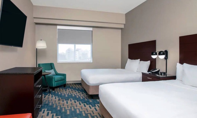 Dania Beach Hotel | 2 Units Short Drive to Fort Lauderdale Beach! Onsite Parking, Pool, Shuttle.