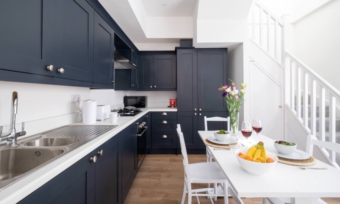 Leiston Cottage | 2 Volunteer House, Leiston - sleeps 2 guests in 1 bedroom
