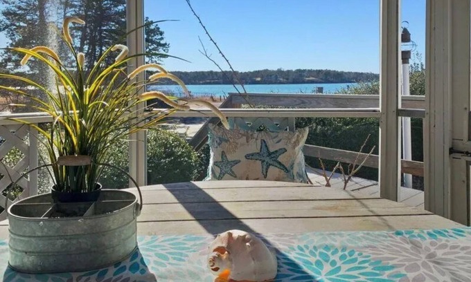 South Dennis Cottage | 2 Waterfront Cottages - 3 & 2 BR - on Follins Pond