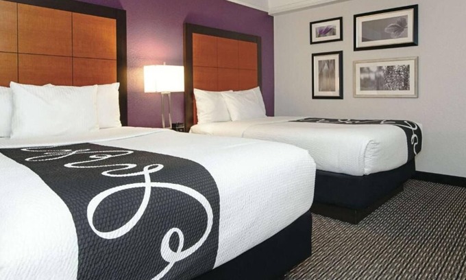 Guasti Hotel | 2 x 2 Double Beds Deluxe Rm at La Quinta Inn & Suites by Wyndham Ontario Airport