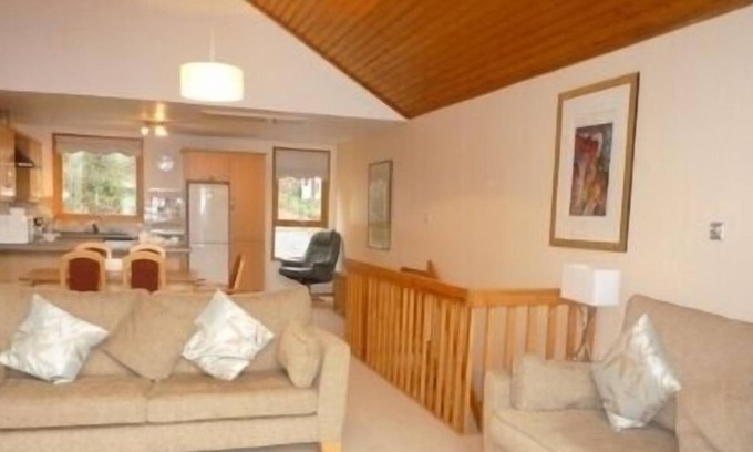 Keswick Cabin | 20 KESWICK BRIDGE, family friendly, with a garden in Keswick