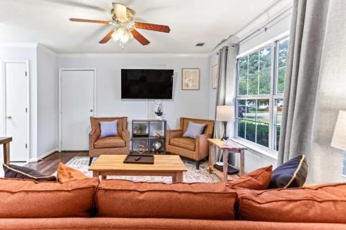 Savannah House | 20 Mins from the Airport- Sunny Soling Hideaway