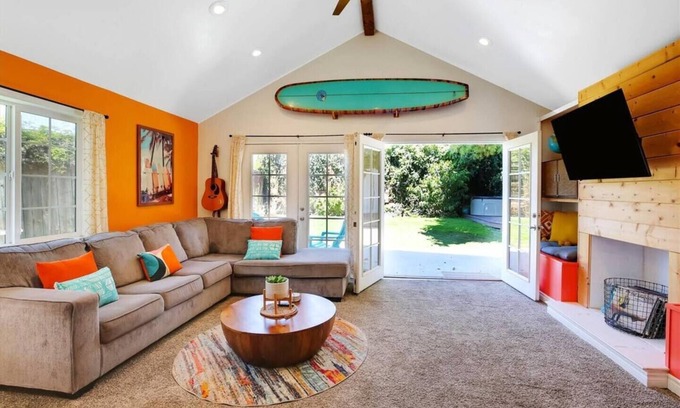 Ventura House | 20% Off 30+ Stay! Cozy, Clean & Spacious, Hot Tub