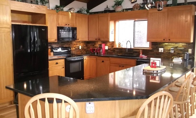 Teton Village Ski Chalet | 20% off Christmas New Years! Fun Great room, Hot tub, Pool Table, Foosball