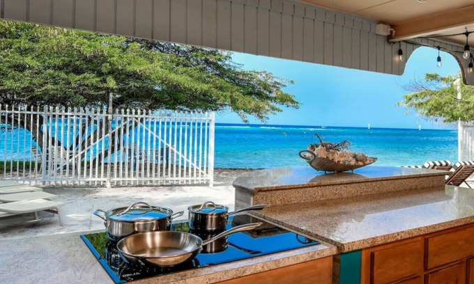 Savaneta House | 20% OFF FOR ALL 4 NIGHT STAYS - NEW Listing - Beachfront Suite & Spacious Patio