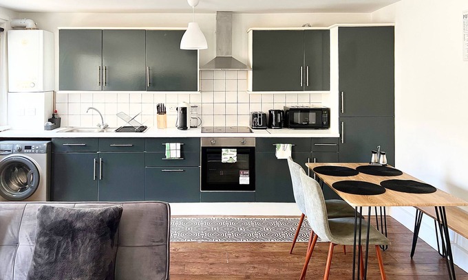 Bromley North Apartment | 20%off Weekly Familybusinessleisurestudent1 Bed Apt in British Street, Bow